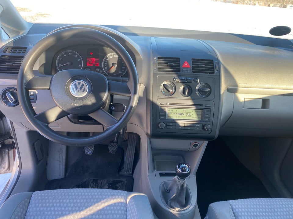 VW Touran 1,6 FSi 5d