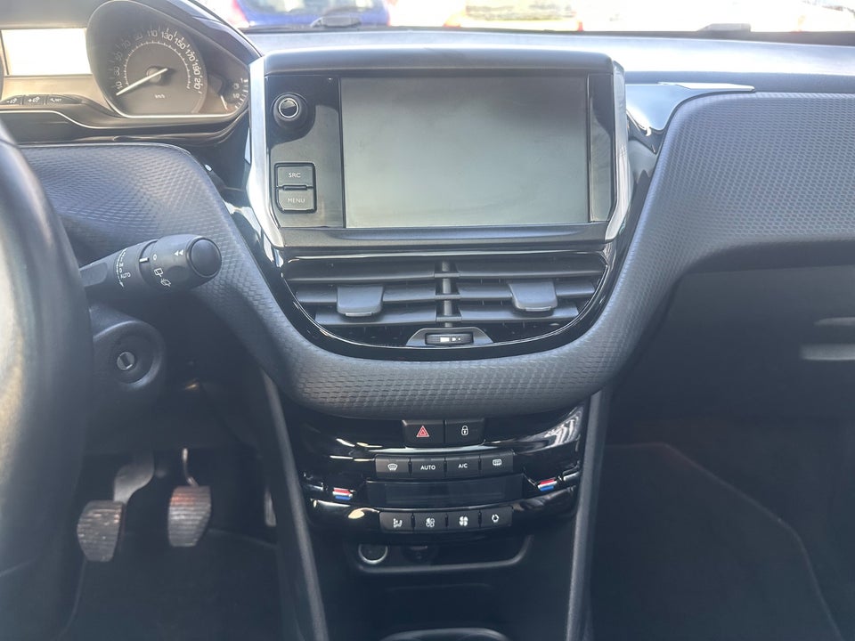 Peugeot 208 1,6 BlueHDi 100 Allure Sky 5d