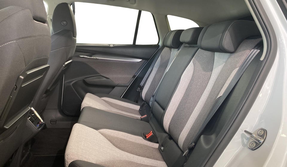 Skoda Enyaq 60 iV Selection Lodge 5d