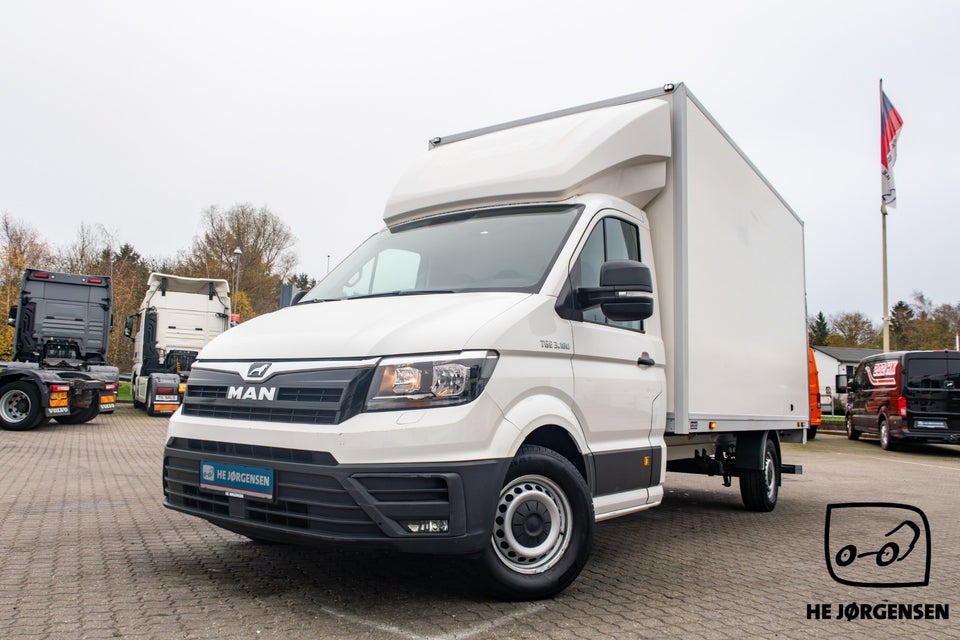 MAN TGE 2,0 3.180 L4 Box m/lift aut. FWD
