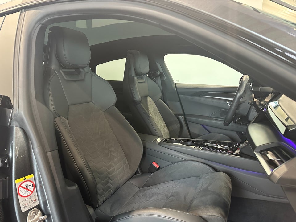 Audi e-tron GT quattro 4d