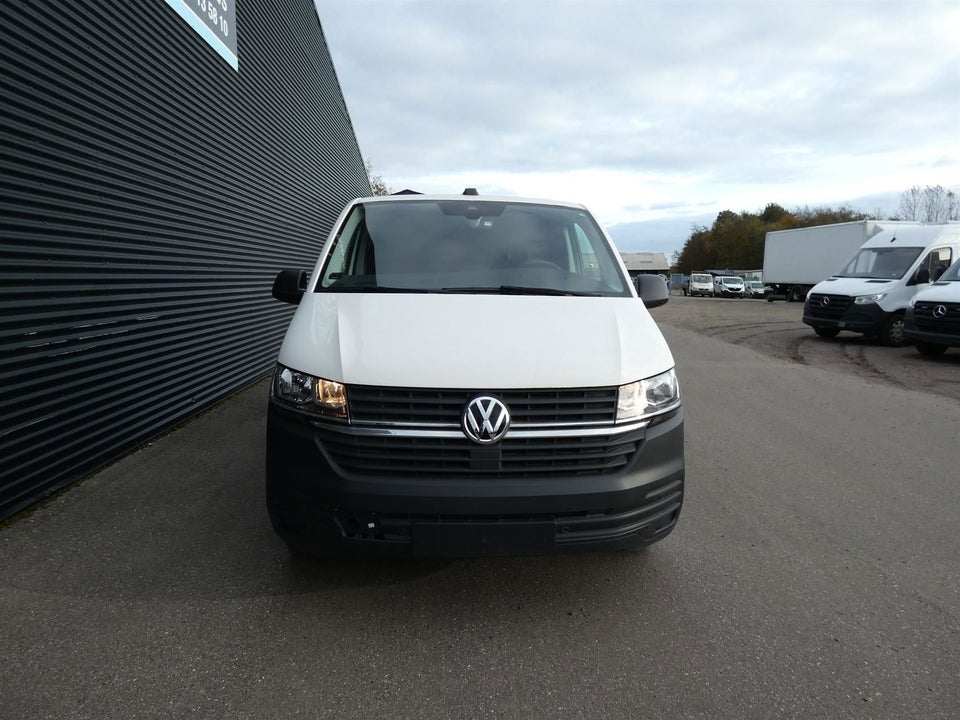 VW Transporter 2,0 TDi 110 Kassevogn lang