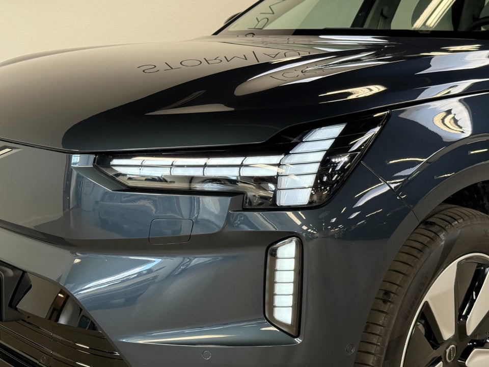 Volvo EX90 Plus 7prs 5d