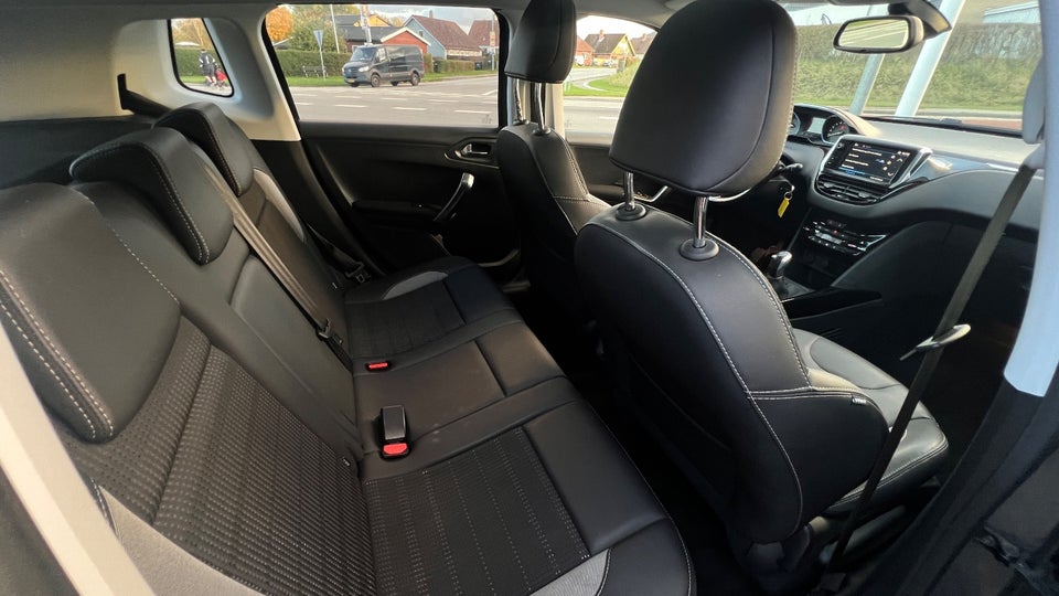 Peugeot 2008 1,6 BlueHDi 100 Allure 5d