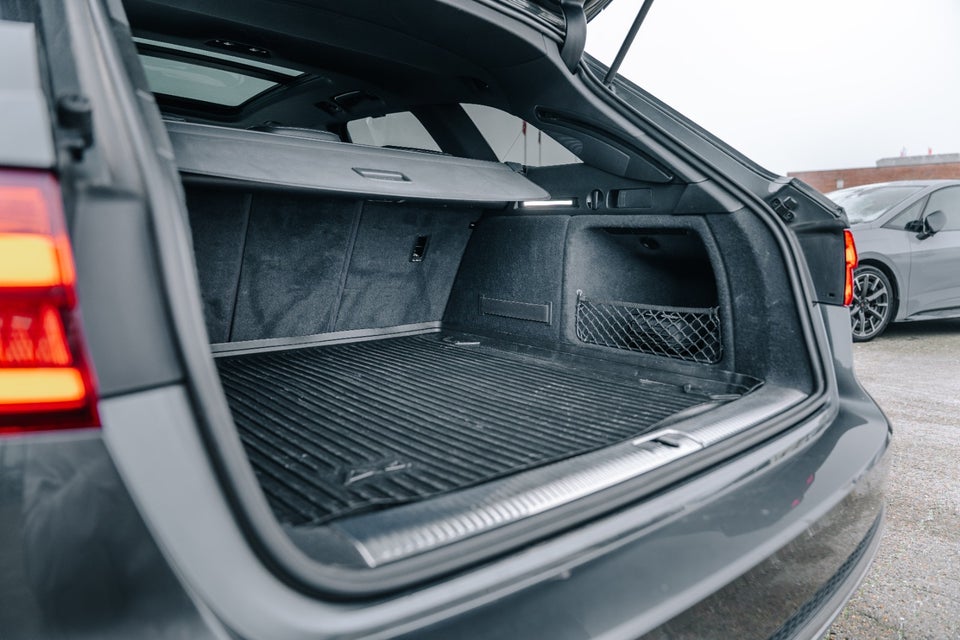 Audi A4 3,0 TDi 272 S-line Avant quattro Tiptr. 5d