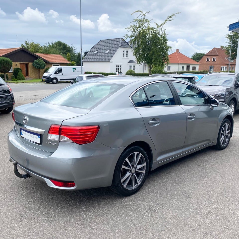 Toyota Avensis 2,0 D-4D T2 Premium 4d