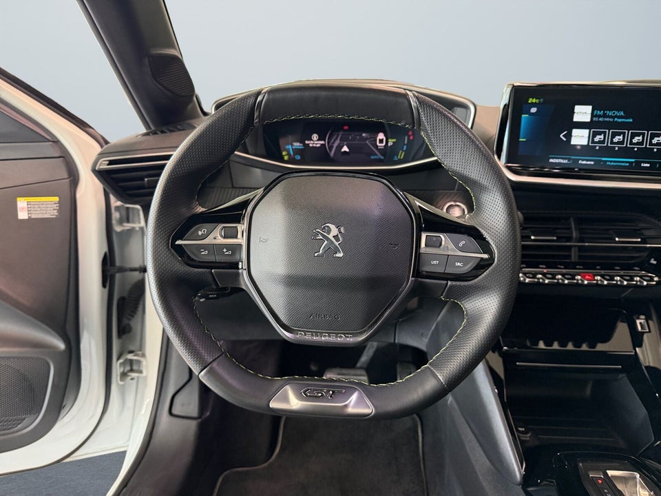 Peugeot e-208 50 GT Pack 5d