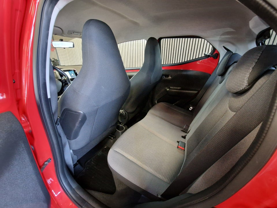 Toyota Aygo 1,0 VVT-i x-press 5d