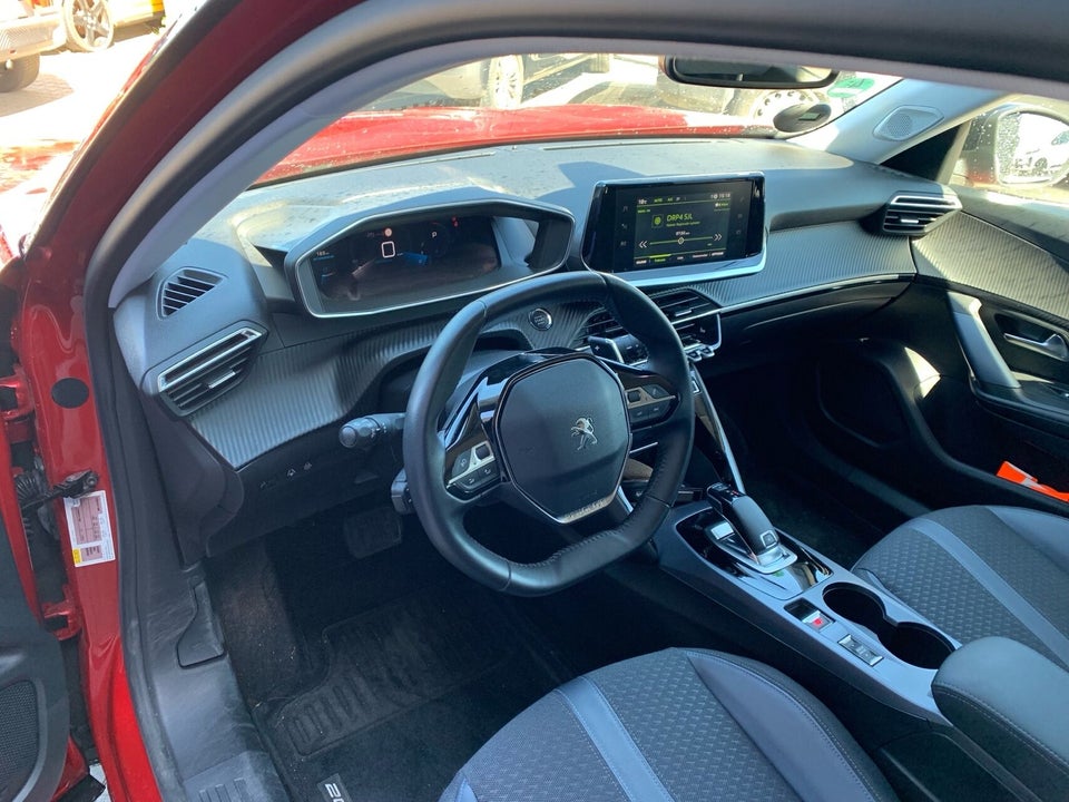 Peugeot 2008 1,5 BlueHDi 130 Allure EAT8 5d