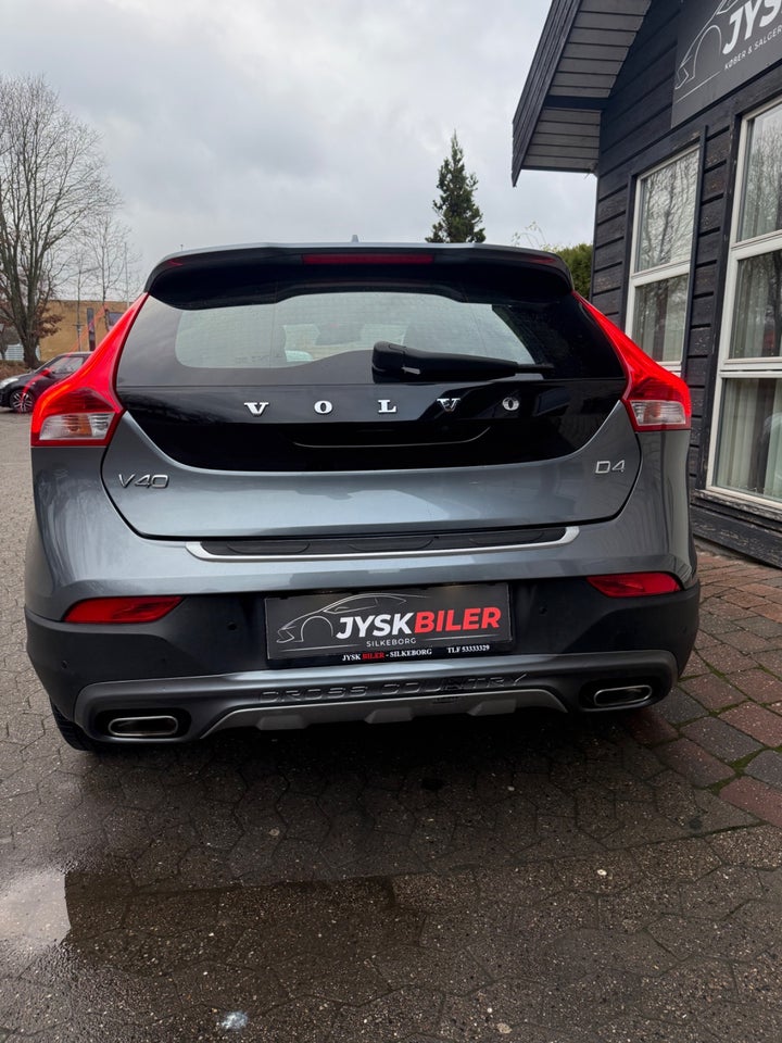 Volvo V40 CC 2,0 D4 190 Momentum aut. 5d