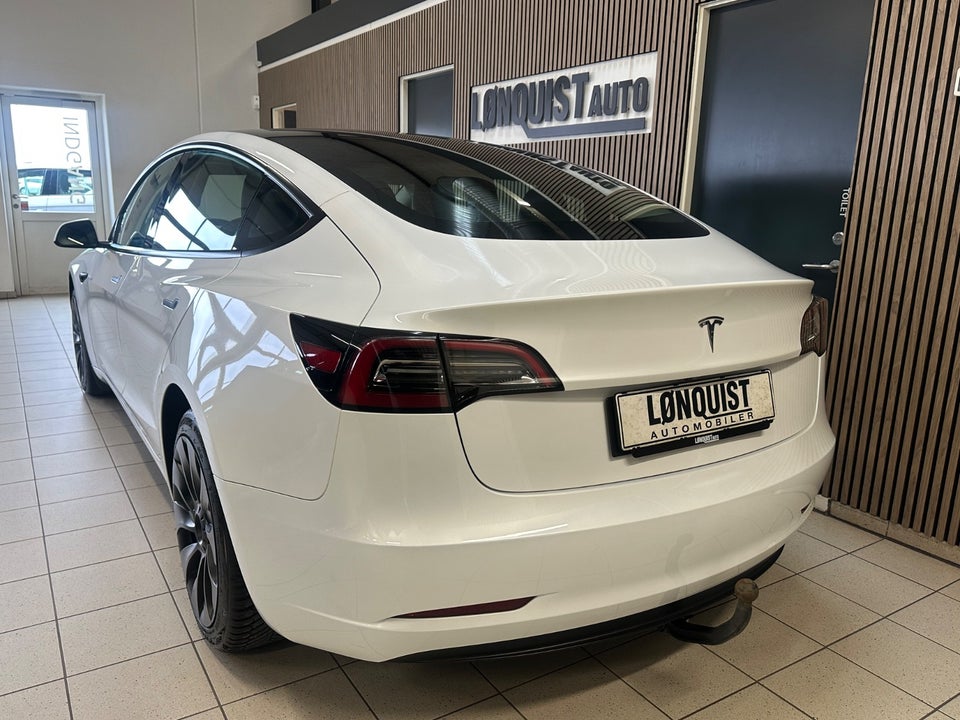 Tesla Model 3 RWD 4d