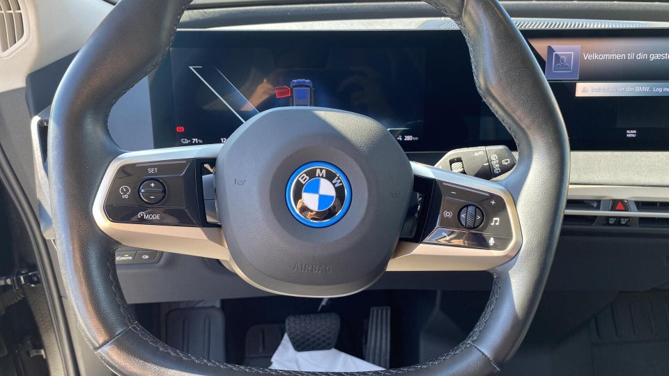 BMW iX xDrive40 Sport 5d