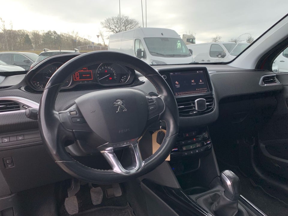 Peugeot 2008 1,6 BlueHDi 100 Allure Sky 5d