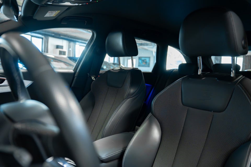 Audi A4 40 TFSi S-line Avant S-tr. 5d