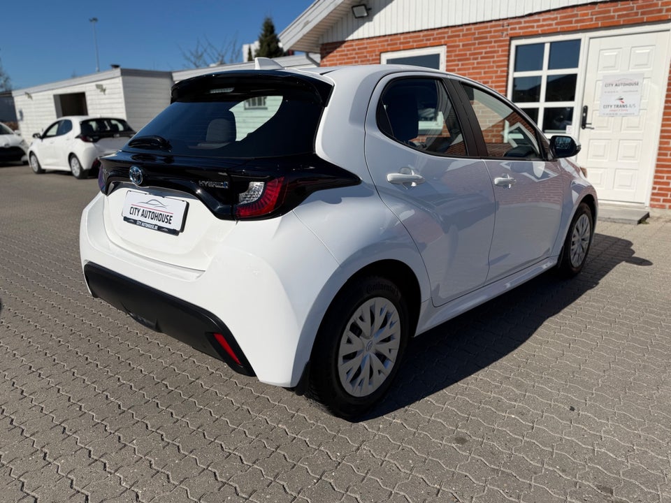 Toyota Yaris 1,5 Hybrid H3 e-CVT 5d