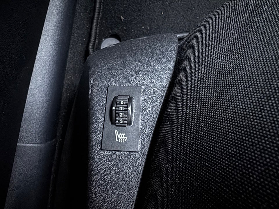 Peugeot 208 1,6 BlueHDi 100 Allure Sky 5d