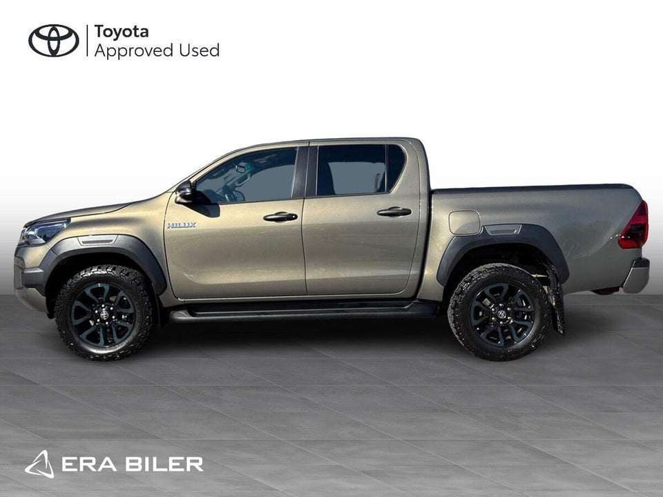 Toyota HiLux 2,8 D T4 Invincible Db.Kab aut. 4d