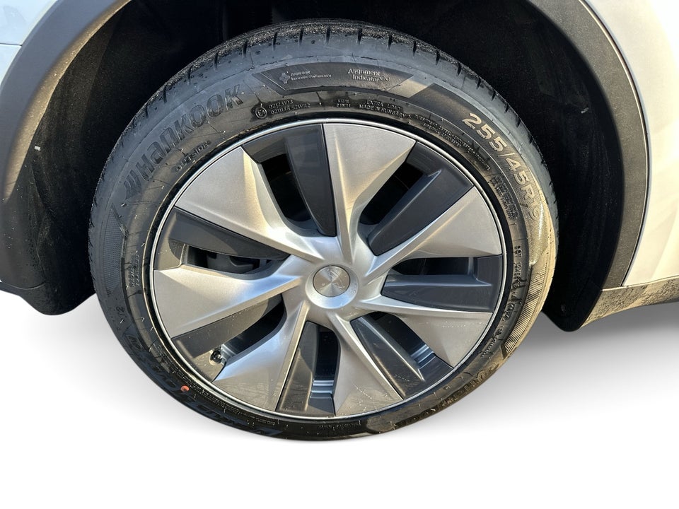 Tesla Model Y Long Range AWD 5d