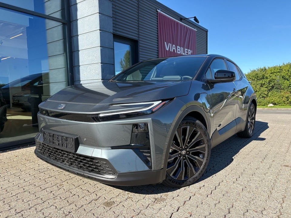 Toyota C-HR+ 77 Executive AWD 5d