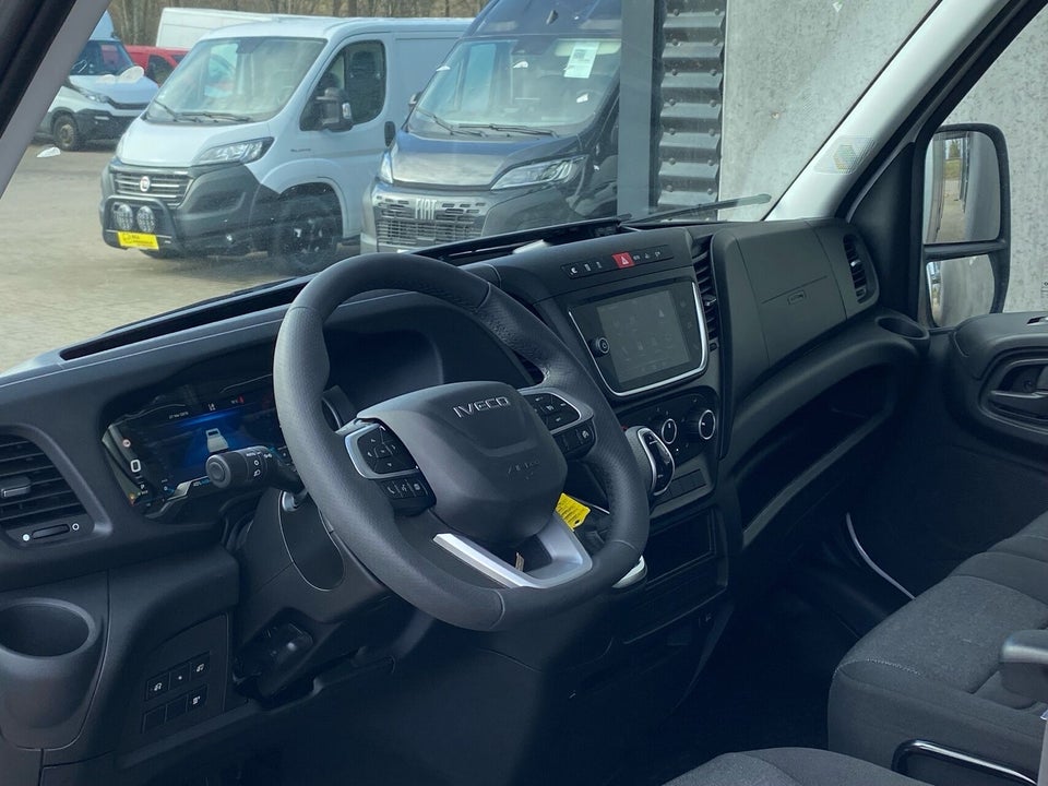 Iveco Daily 3,0 35S18 4100mm Alukasse m/lift AG8