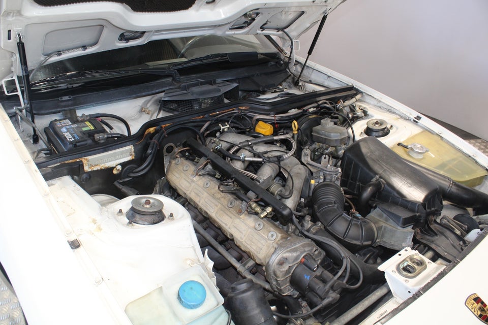 Porsche 924 2,5 S 3d