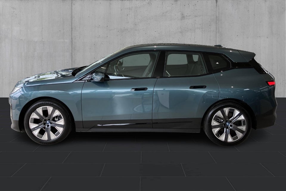 BMW iX xDrive40 5d