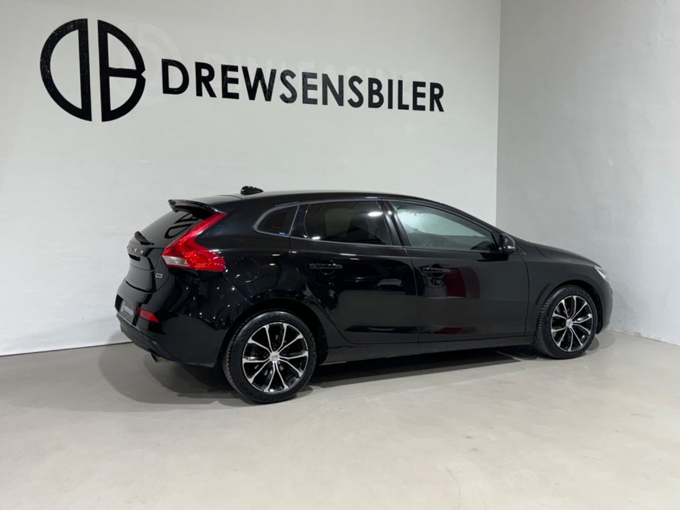 Volvo V40 2,0 D3 150 Momentum aut. 5d