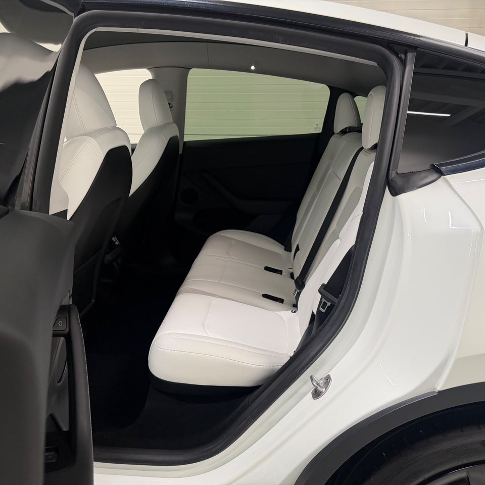 Tesla Model Y Long Range AWD 5d