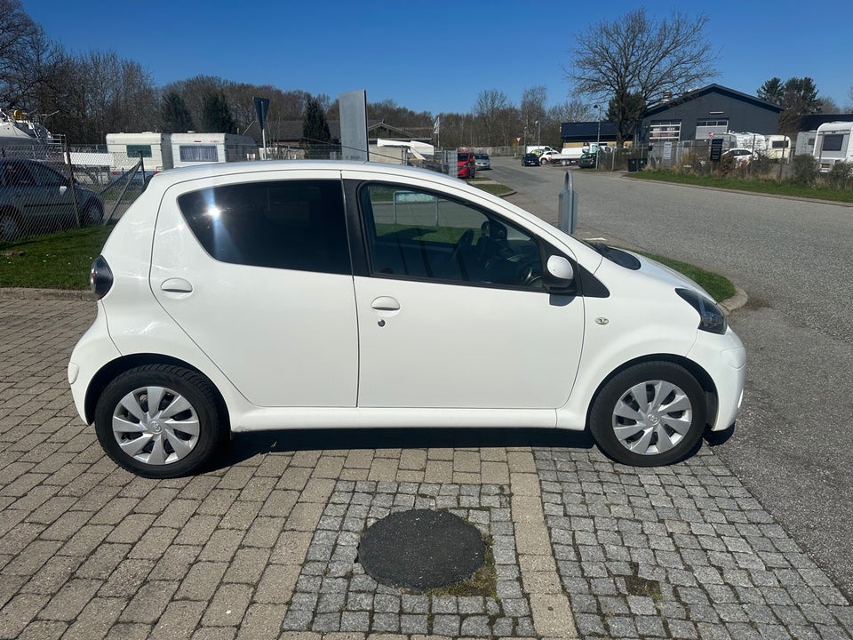 Toyota Aygo 1,0 VVT-i T1 5d