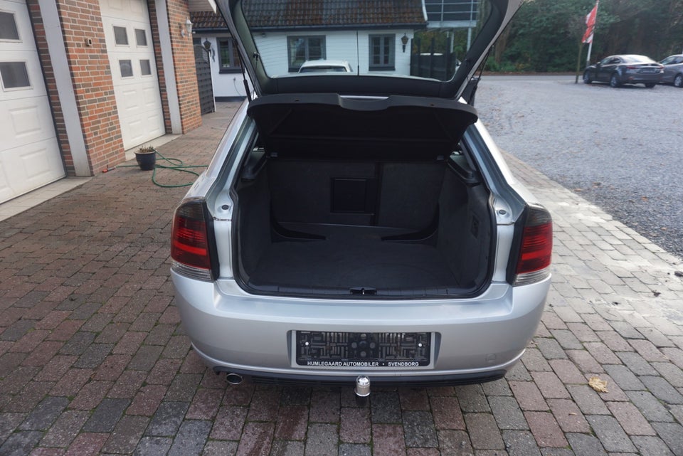 Opel Vectra 2,2 16V Elegance 4d