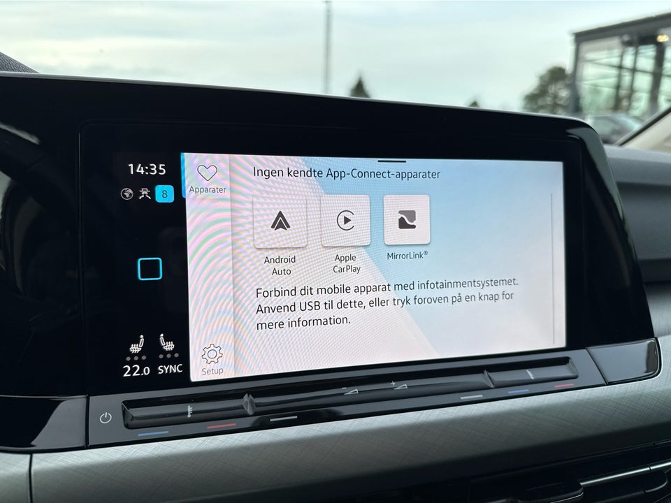 VW Golf VIII 1,5 TSi 130 Life Variant 5d