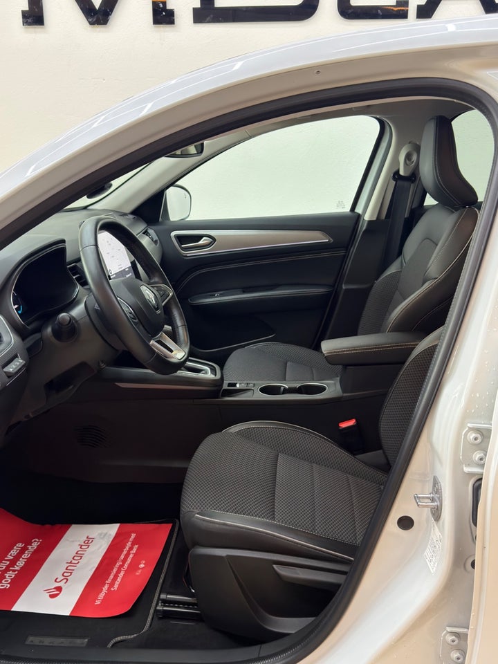 Renault Arkana 1,6 E-Tech Intens 5d