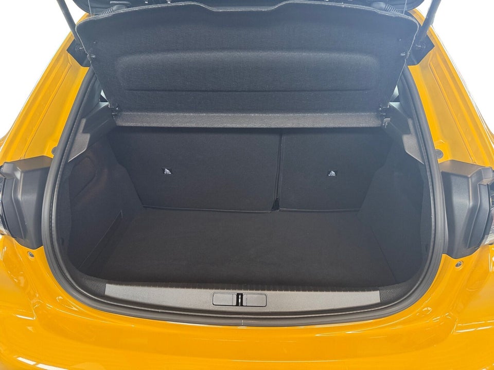 Peugeot e-208 50 GT 5d