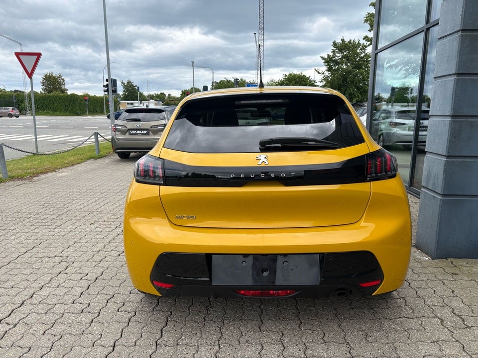Peugeot 208 1,2 PureTech 100 Allure Sky 5d