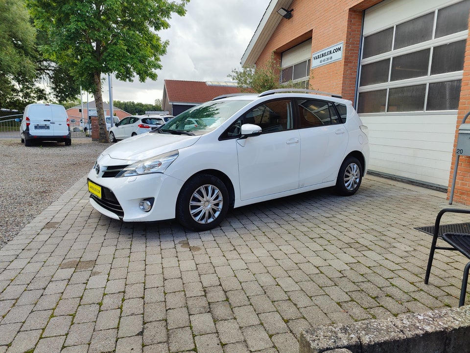 Toyota Sportsvan 2,0 D-4D T2 Vision 5d