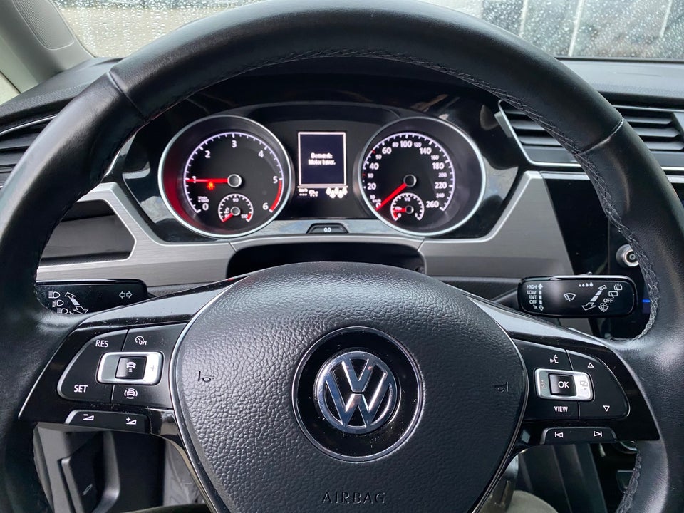 VW Touran 2,0 TDi 115 Comfortline DSG Van 5d