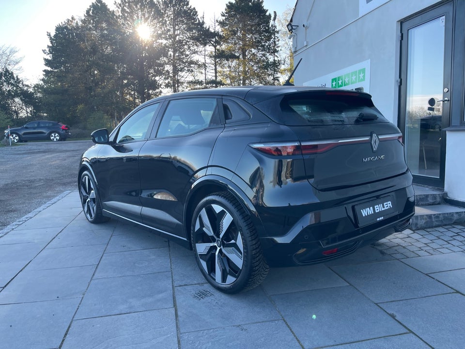 Renault Megane E-Tech 40 Equilibre 5d