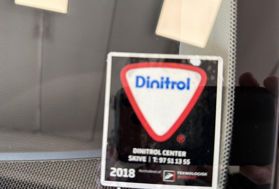 Toyota Avensis 1,8 VVT-i T2 Touring Sports 5d