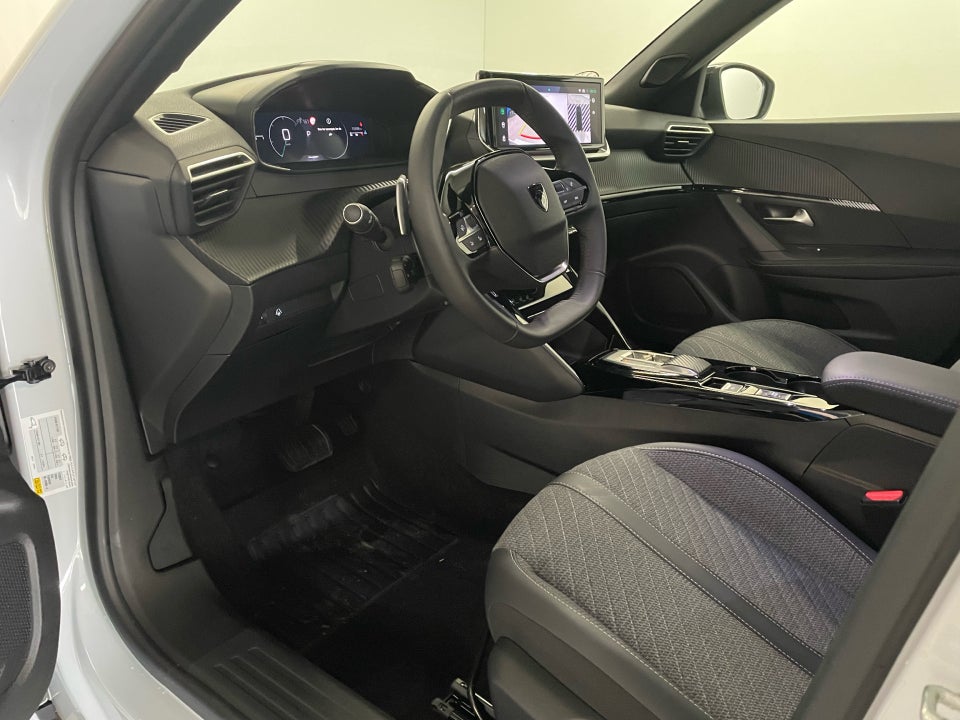 Peugeot 2008 1,2 PureTech 130 Allure EAT8 5d