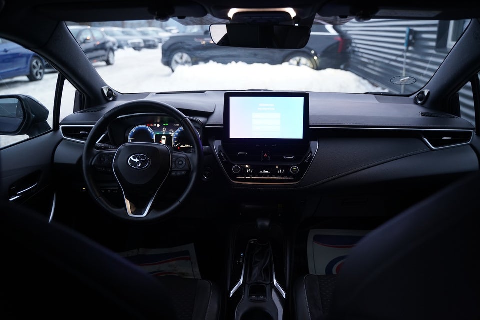 Toyota Corolla 2,0 Hybrid Elegant Touring Sports e-CVT 5d