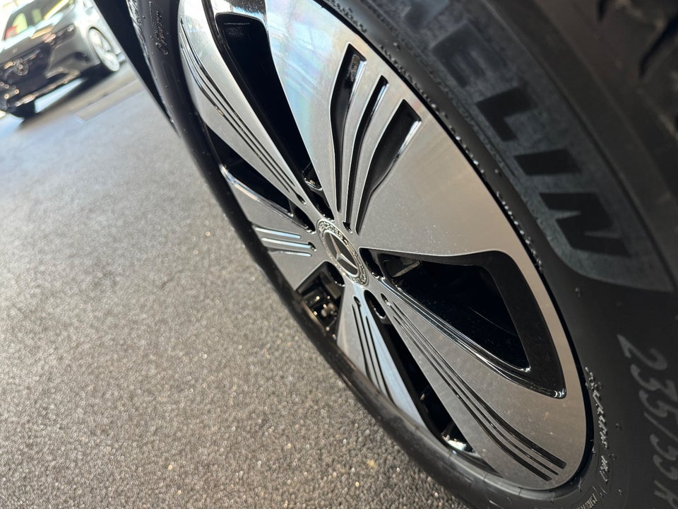 Mercedes EQA300 Progressive 4Matic 5d