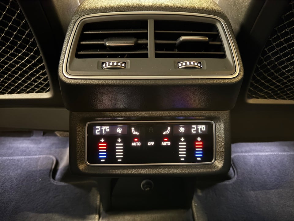 Audi e-tron 55 S-line quattro 5d