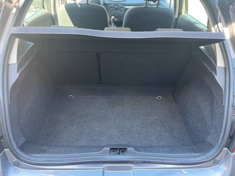 Renault Clio III 1,2 16V Authentique 5d