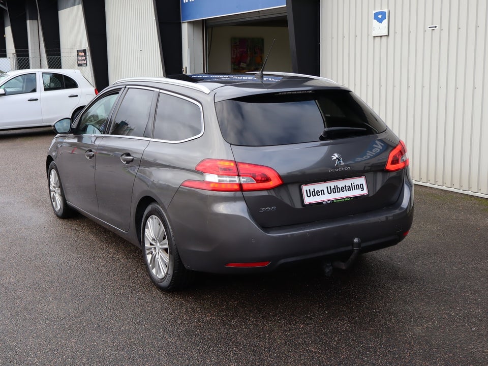 Peugeot 308 1,2 PureTech 130 Selection Sky SW 5d