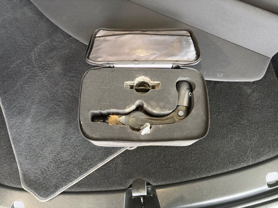 Tesla Model Y Long Range AWD 5d