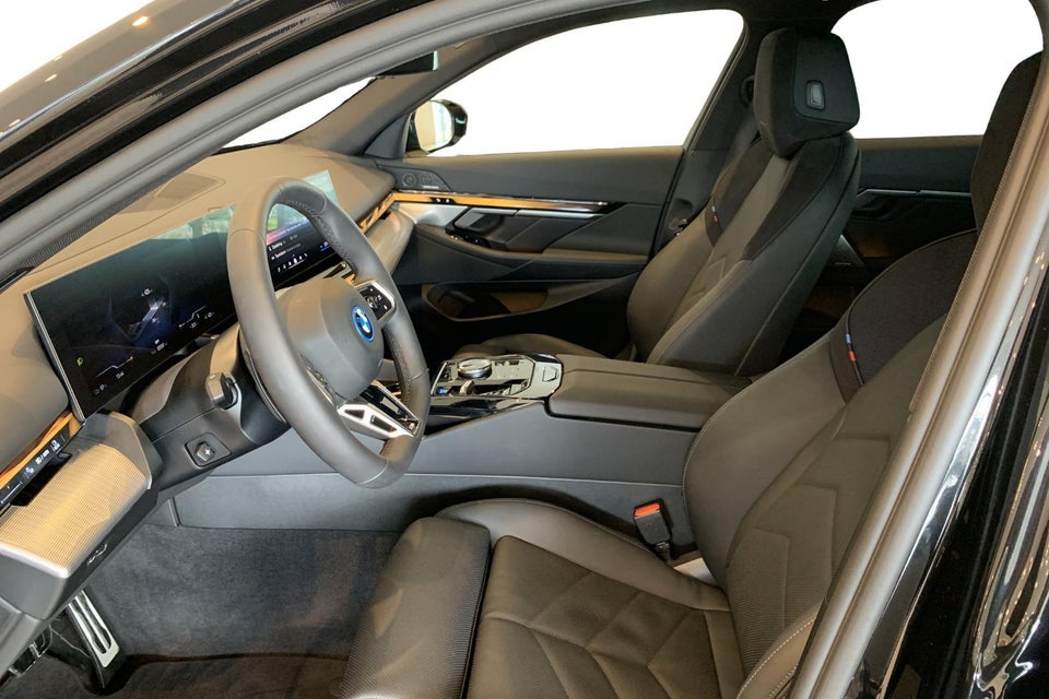 BMW i5 eDrive40 Touring Fully Charged 5d