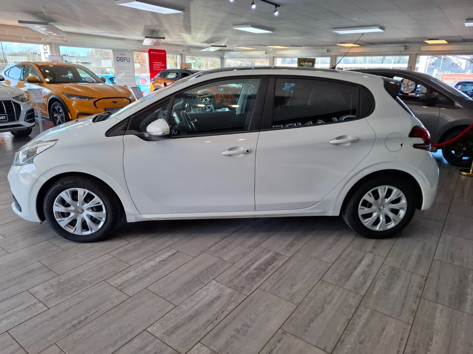 Peugeot 208 1,6 BlueHDi 100 Chili Sky 5d