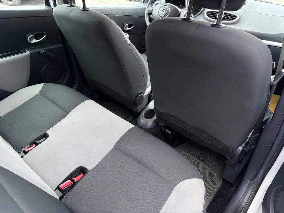 Renault Clio III 1,5 dCi 75 Expression 5d