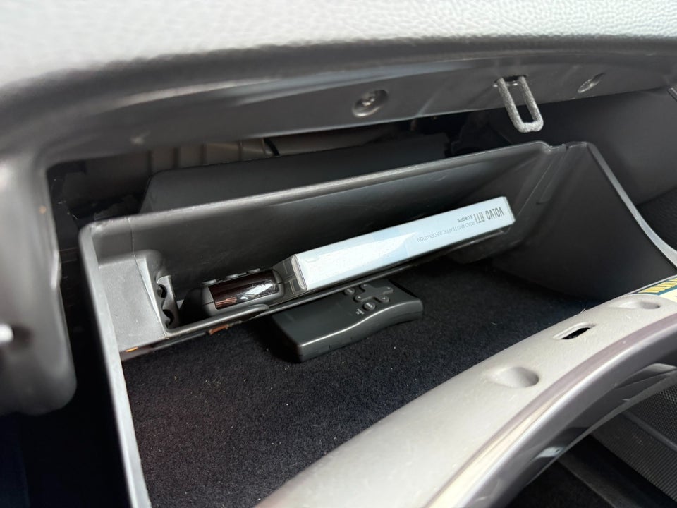 Volvo V70 2,4 D 130 Momentum aut. 5d