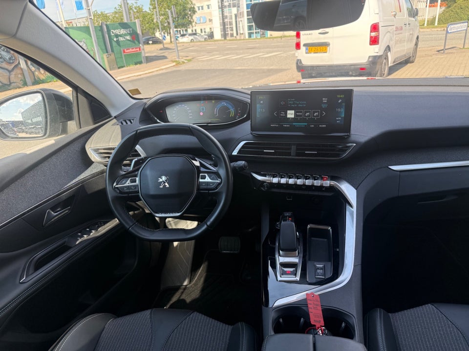 Peugeot 3008 1,6 Hybrid Allure Pack EAT8 5d